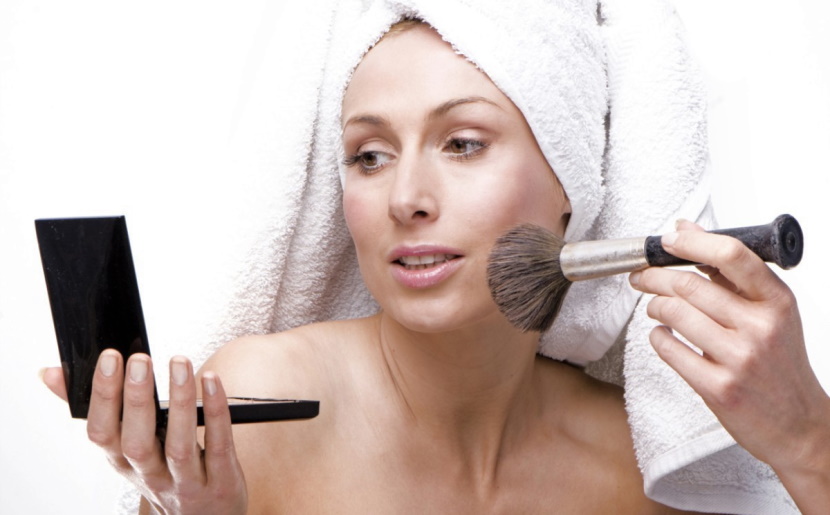 expert tips on applying face powder